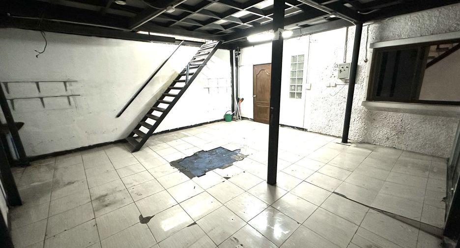 For sale and for rent 3 bedrooms house in Khan Na Yao, Bangkok