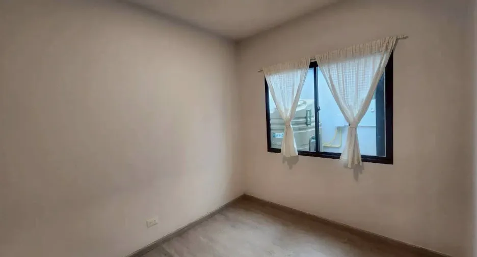 For sale 2 bedrooms townhouse in Bang Sao Thong, Samut Prakan