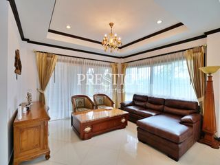 Casa en alquiler de 4 habitaciones en Bang Lamung, Chonburi