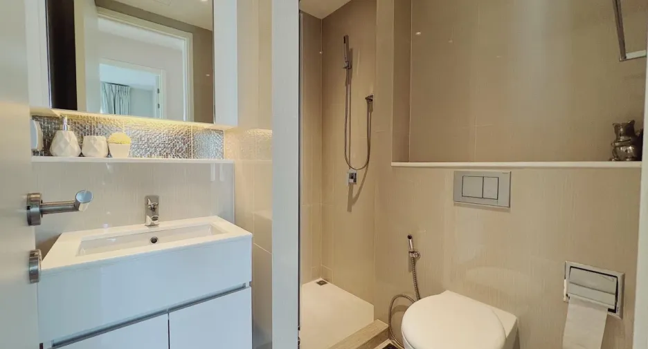 For rent 2 ベッドルーム condo in Watthana, Bangkok