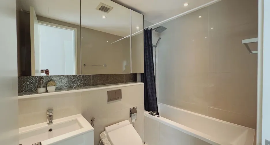 For rent 2 ベッドルーム condo in Watthana, Bangkok