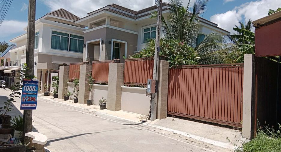 For rent 5 bedrooms villa in Mueang Phuket, Phuket