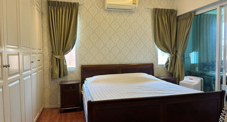 For rent 5 bedrooms villa in Mueang Phuket, Phuket