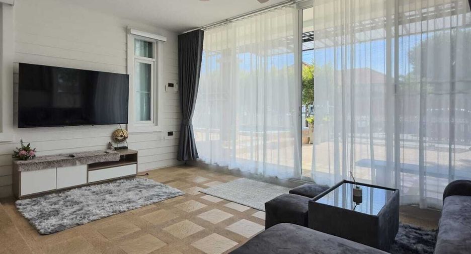 For rent 4 bedrooms villa in Mueang Phuket, Phuket