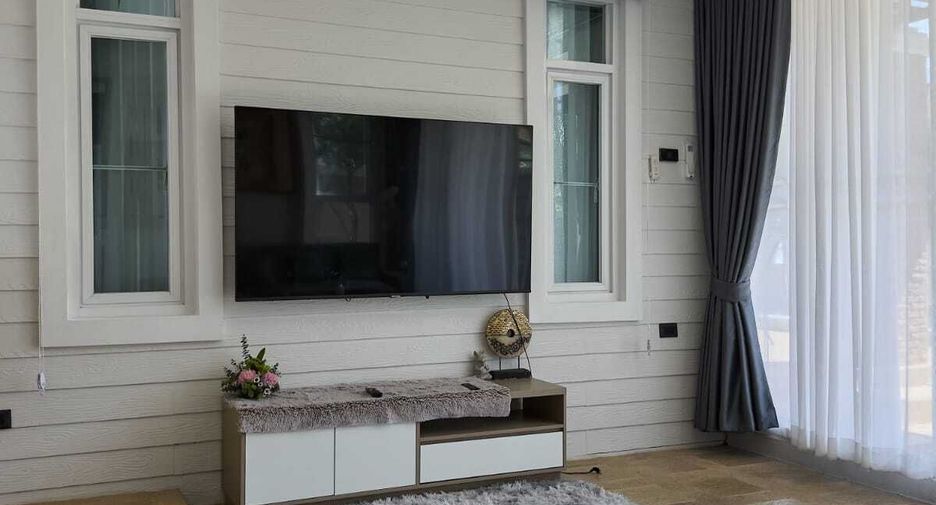 For rent 4 bedrooms villa in Mueang Phuket, Phuket