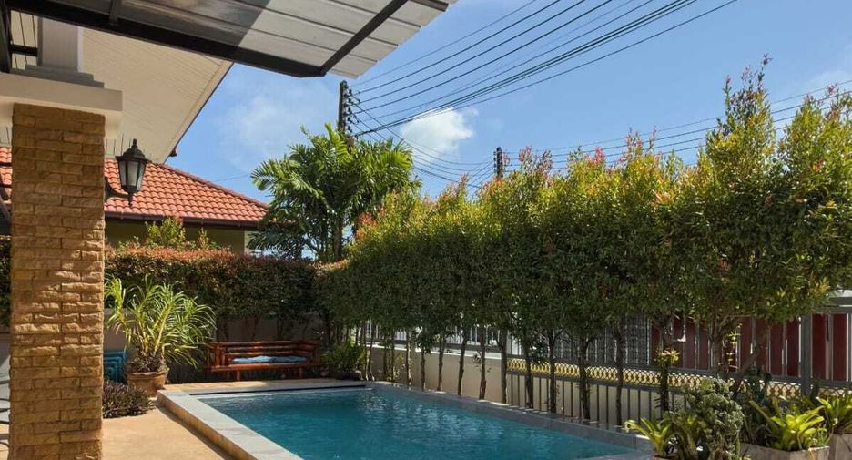 For rent 4 bedrooms villa in Mueang Phuket, Phuket