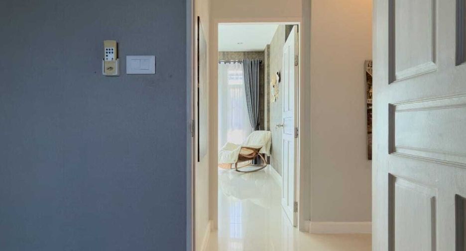 For rent 4 bedrooms villa in Mueang Phuket, Phuket