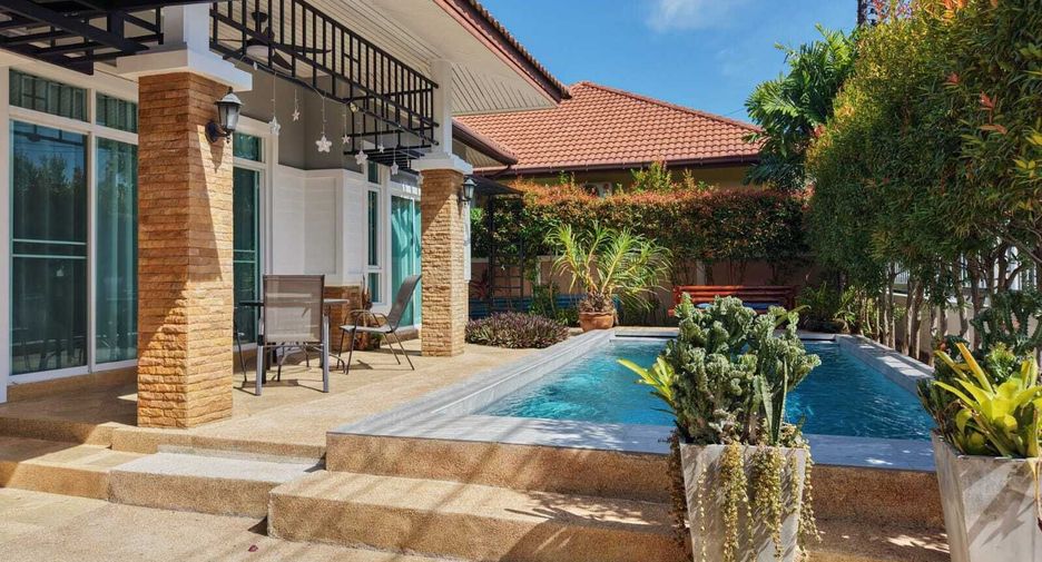 For rent 4 bedrooms villa in Mueang Phuket, Phuket