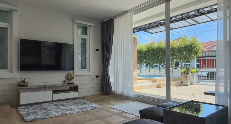 For rent 4 bedrooms villa in Mueang Phuket, Phuket