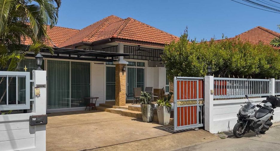 For rent 4 bedrooms villa in Mueang Phuket, Phuket