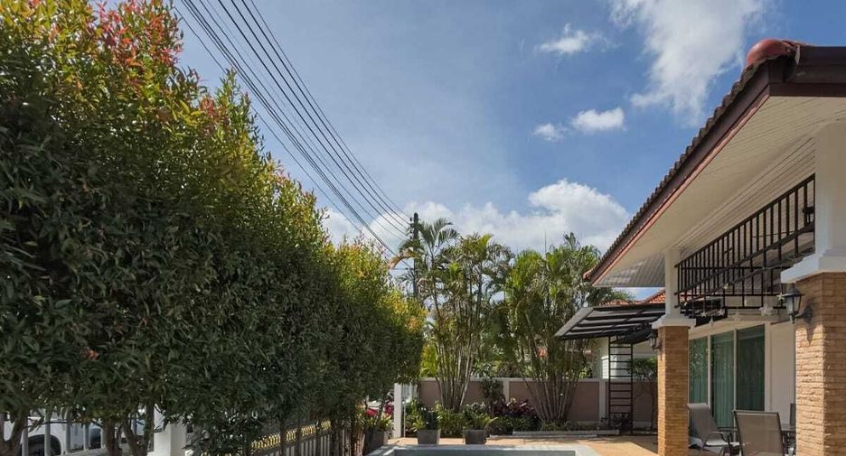 For rent 4 bedrooms villa in Mueang Phuket, Phuket