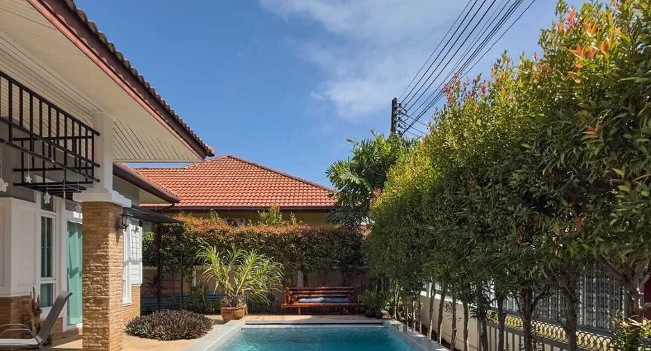 For rent 4 bedrooms villa in Mueang Phuket, Phuket