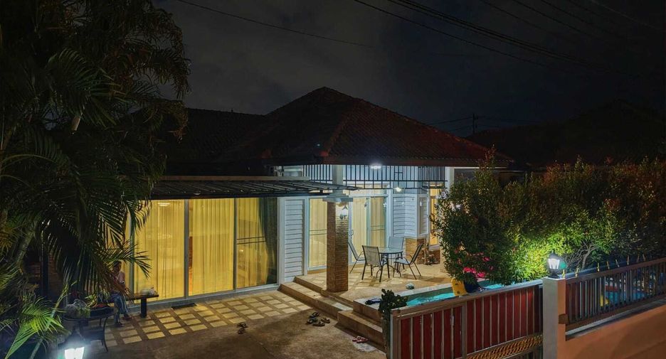 For rent 4 bedrooms villa in Mueang Phuket, Phuket
