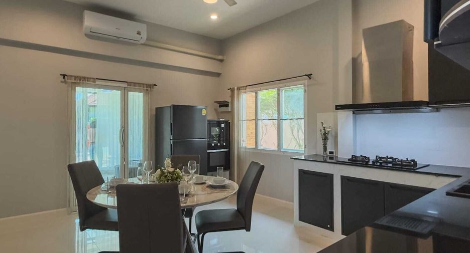 For rent 4 bedrooms villa in Mueang Phuket, Phuket