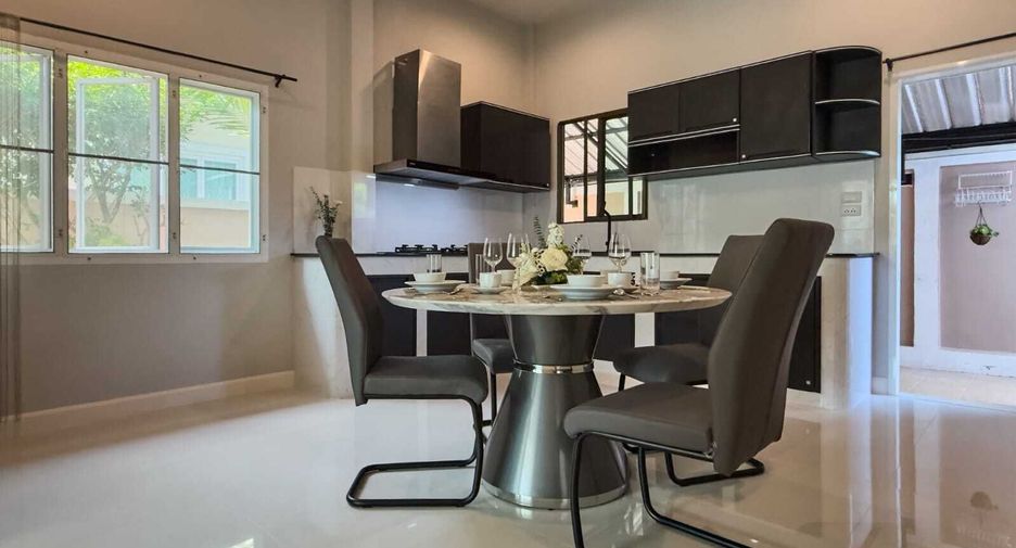 For rent 4 bedrooms villa in Mueang Phuket, Phuket