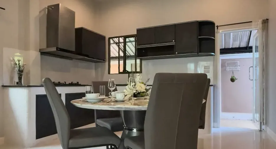 For rent 4 bedrooms villa in Mueang Phuket, Phuket
