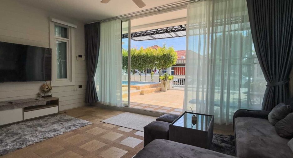 For rent 4 bedrooms villa in Mueang Phuket, Phuket