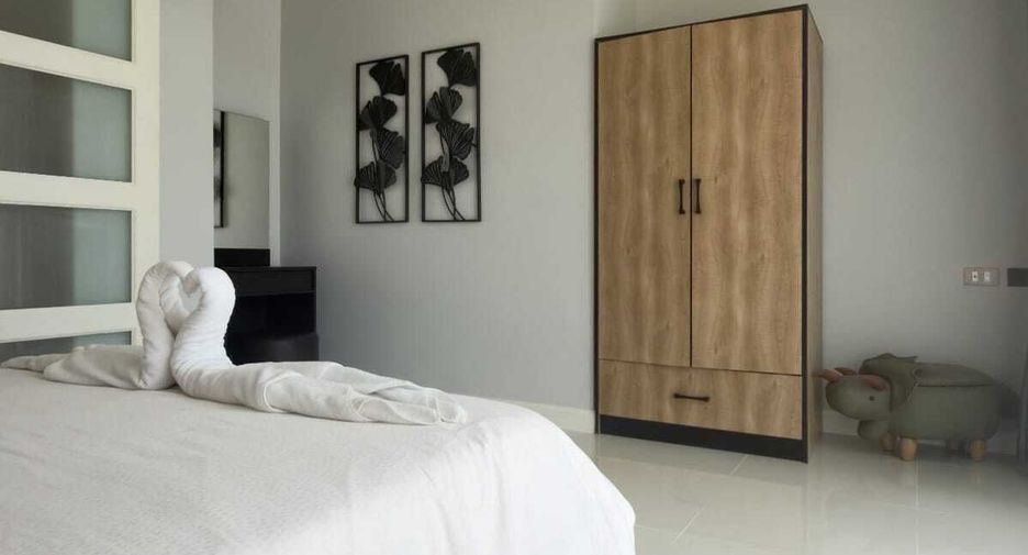 For rent 4 bedrooms villa in Mueang Phuket, Phuket
