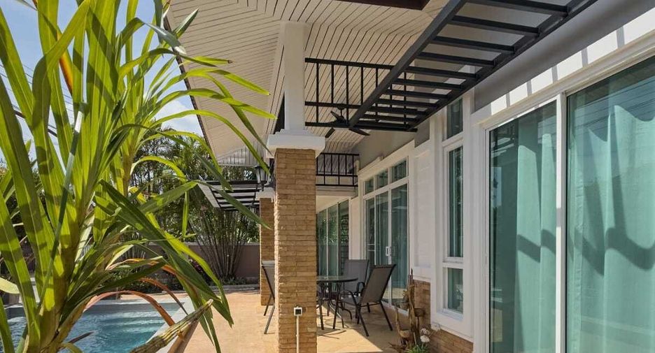 For rent 4 bedrooms villa in Mueang Phuket, Phuket