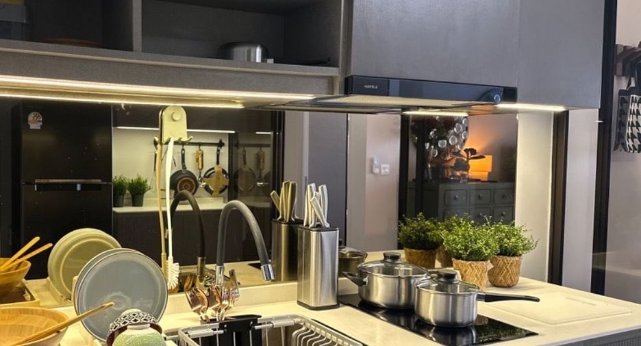 For rent 1 bed condo in Watthana, Bangkok