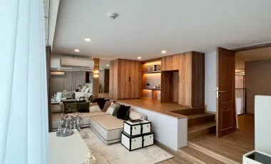 À vendre 3 chambres condo à Huai Khwang, Bangkok