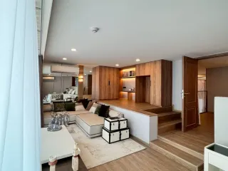 For sale 3 bedrooms condo in Huai Khwang, Bangkok