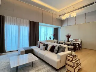 For sale 3 bedrooms condo in Huai Khwang, Bangkok