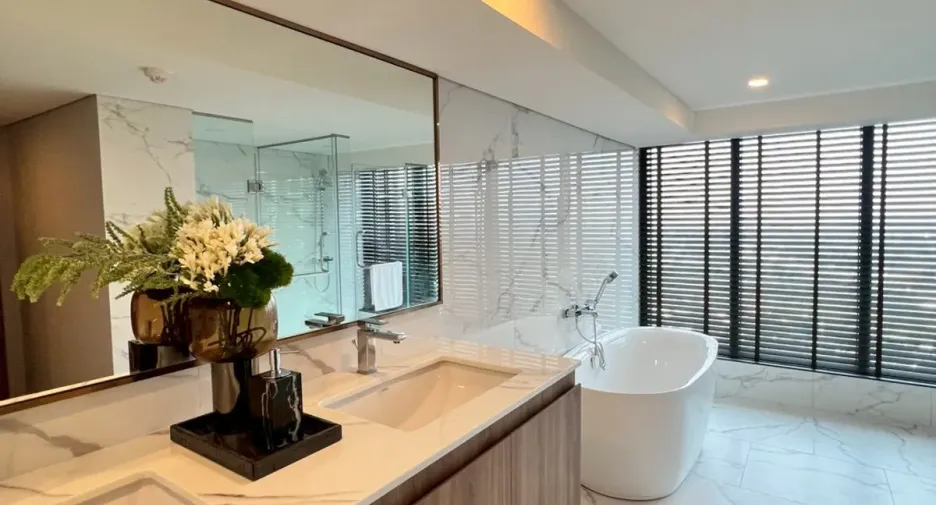 For sale 3 ベッドルーム condo in Huai Khwang, Bangkok