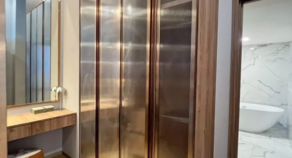 For sale 3 ベッドルーム condo in Huai Khwang, Bangkok