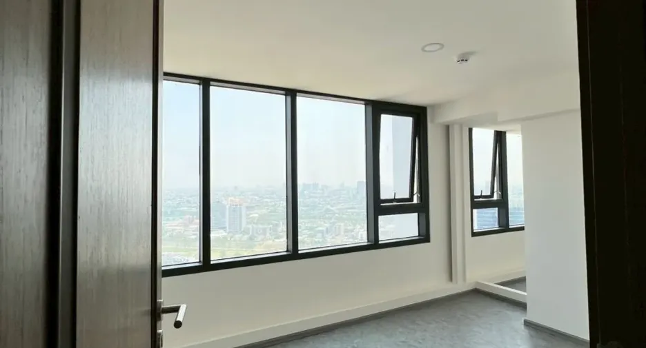 For sale 3 ベッドルーム condo in Huai Khwang, Bangkok