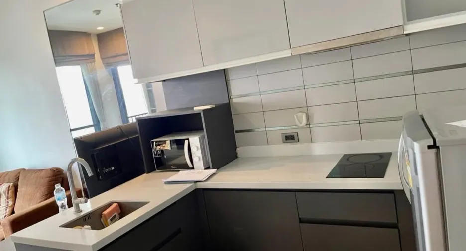 For rent 1 bed condo in Khlong Toei, Bangkok