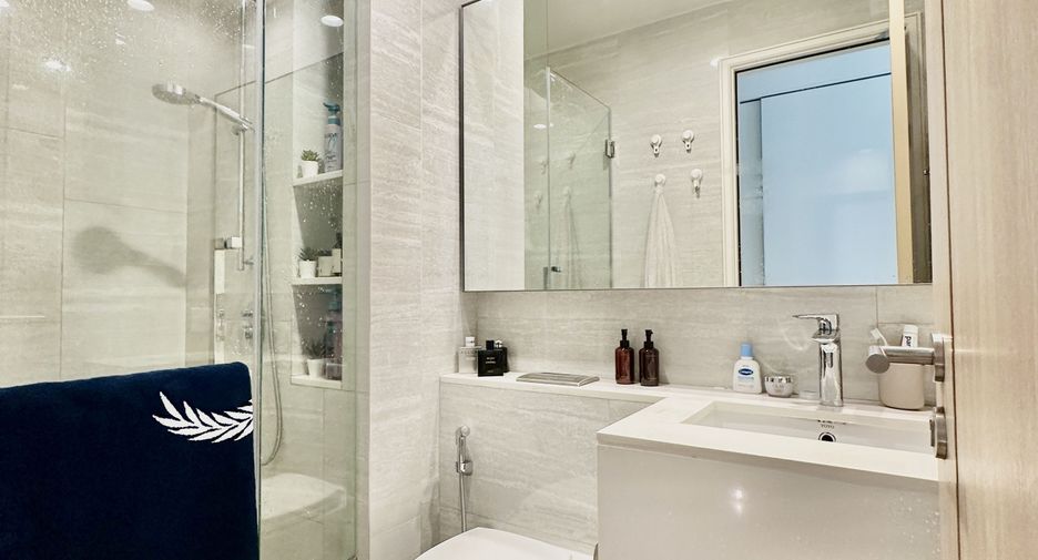 For sale 1 bed condo in Sathon, Bangkok