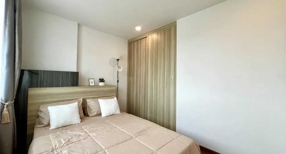 For rent 2 bedrooms condo in Si Racha, Chonburi