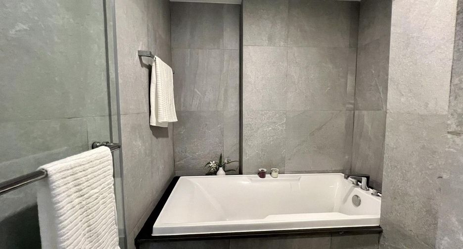 For rent 2 bedrooms condo in Si Racha, Chonburi