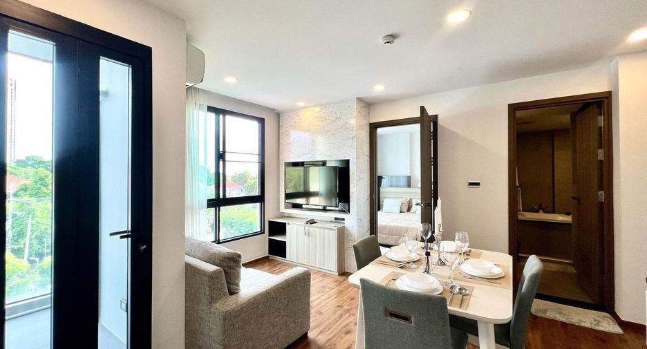 For rent 2 bedrooms condo in Si Racha, Chonburi