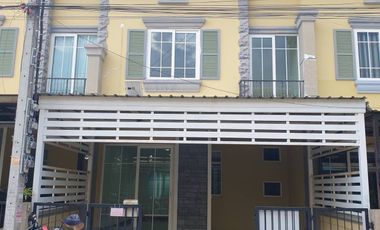 For sale 4 bedrooms townhouse in Prawet, Bangkok