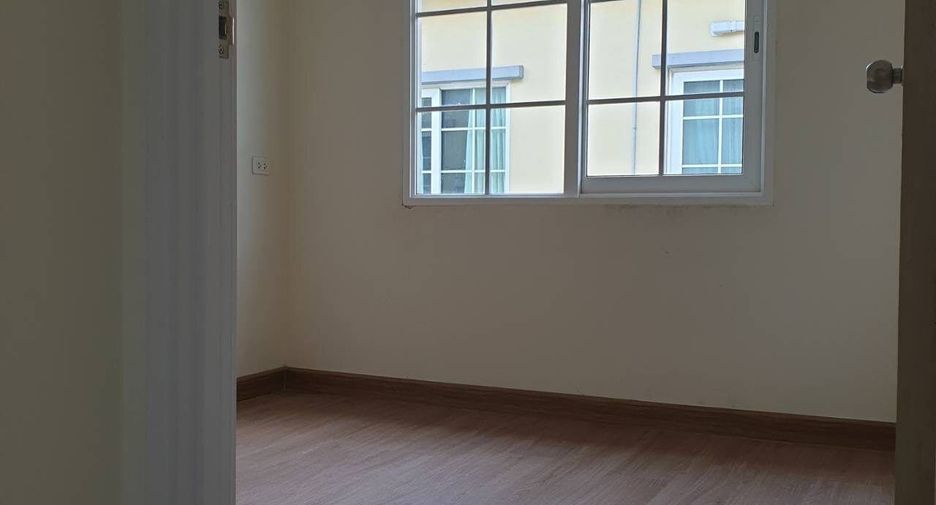 For sale 4 bedrooms townhouse in Prawet, Bangkok