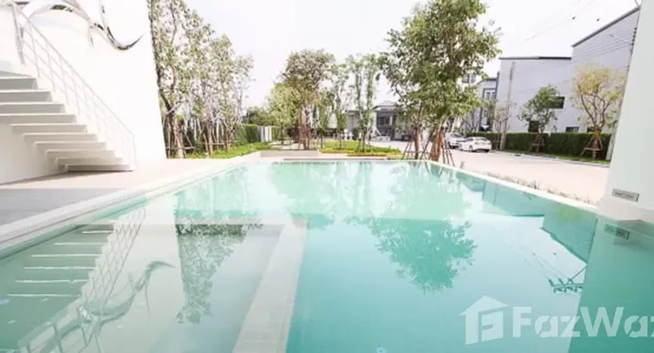 For sale 4 bedrooms townhouse in Prawet, Bangkok