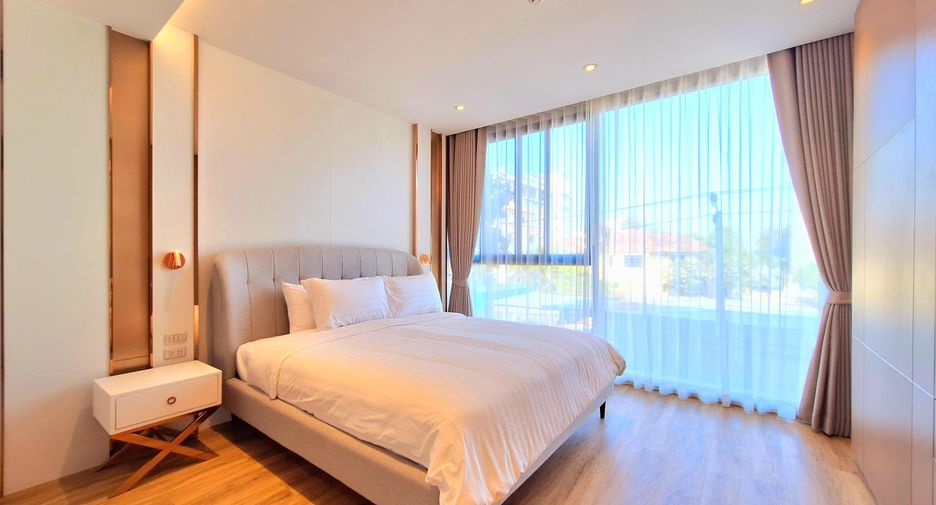 For rent 3 bedrooms condo in Mueang Samut Prakan, Samut Prakan