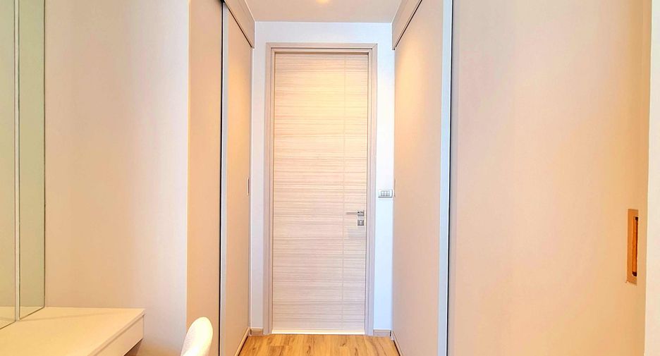 For rent 3 bedrooms condo in Mueang Samut Prakan, Samut Prakan