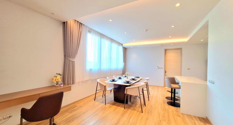 For rent 3 bedrooms condo in Mueang Samut Prakan, Samut Prakan