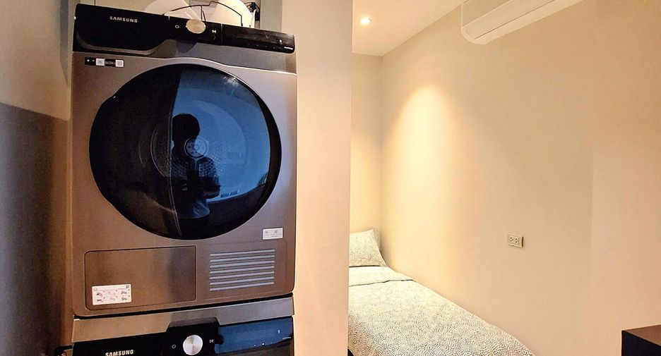 For rent 3 bedrooms condo in Mueang Samut Prakan, Samut Prakan