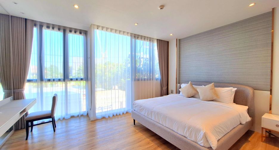 For rent 3 bedrooms condo in Mueang Samut Prakan, Samut Prakan