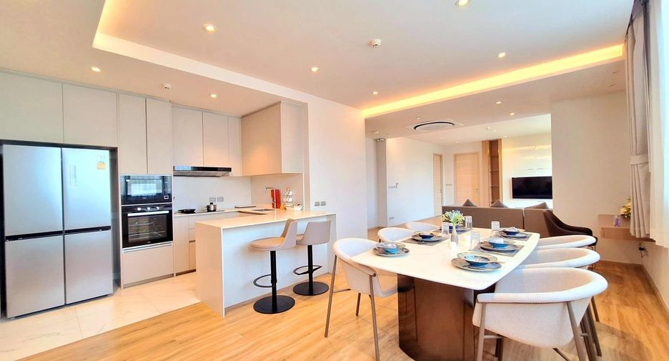 For rent 3 bedrooms condo in Mueang Samut Prakan, Samut Prakan