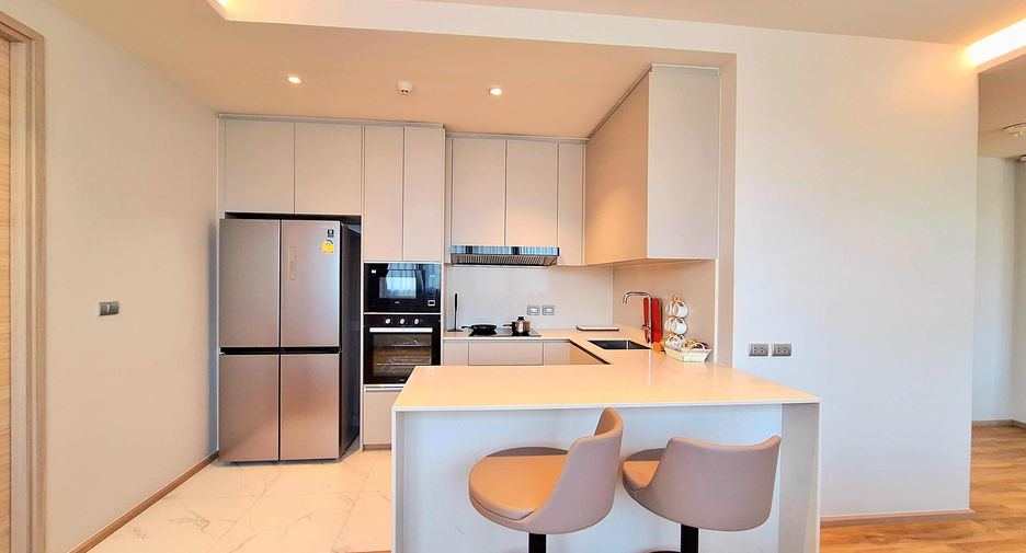 For rent 3 bedrooms condo in Mueang Samut Prakan, Samut Prakan