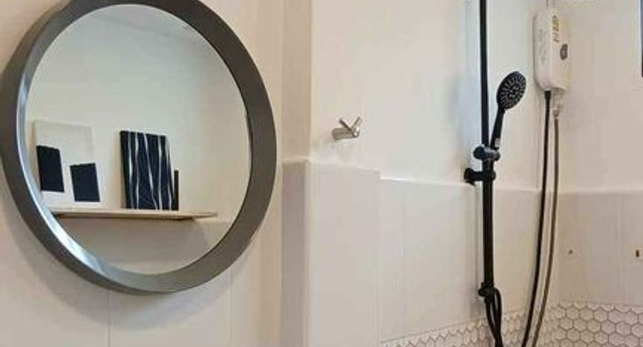 Haus zur Miete mit 2 Zimmer in Pathum Wan, Bangkok