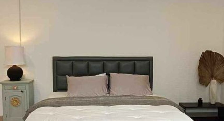 Haus zur Miete mit 2 Zimmer in Pathum Wan, Bangkok