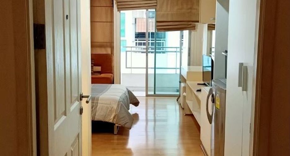 For sale studio condo in Bang Kapi, Bangkok