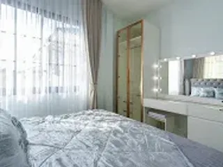 For rent 5 ベッドルーム house in Huai Khwang, Bangkok