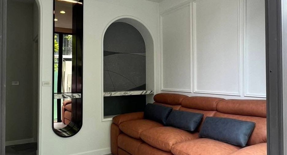 For rent 4 bedrooms house in Lat Phrao, Bangkok